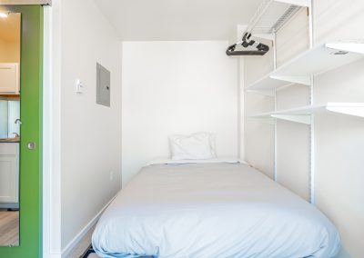 Regio Efficiency Studio, Furnished